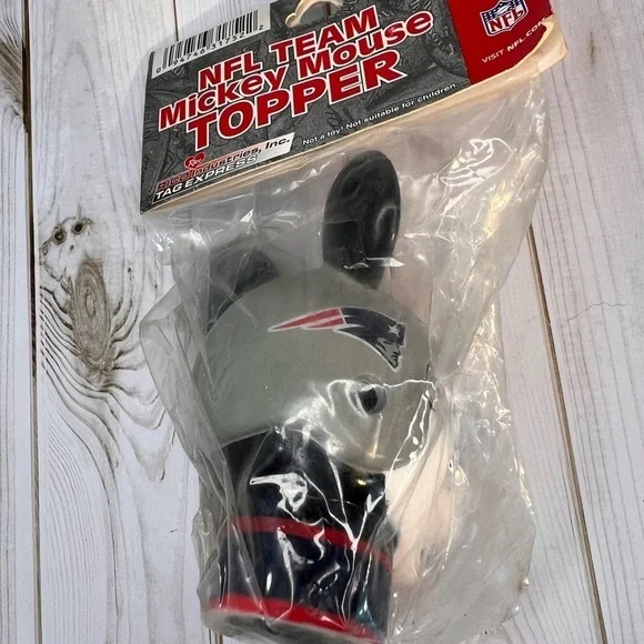 NWT NFL New England Patriots Mickey Mouse Topper - Picture 3 of 8